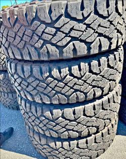 275 70 18 Goodyear tires Con Excelente calidad Las 4