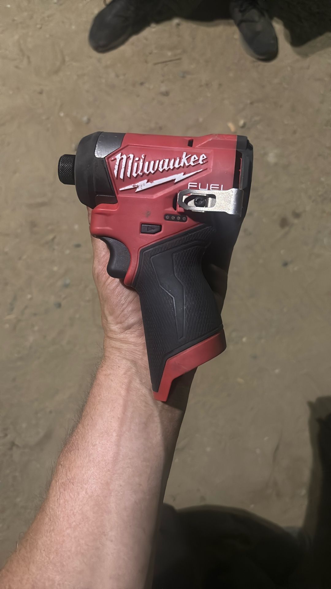 Milwaukee 12 V fuel impact driver