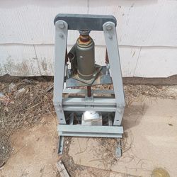 Hydraulic Benchtop Shop Press - solid H-frame hydraulic press Includes bottle jack and return springs.