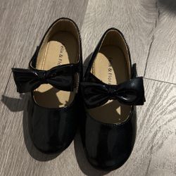 Toddler girl, dress shoes, size 9