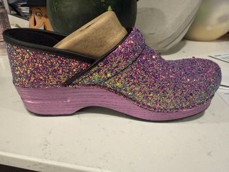 Dansko - Wide Pro Glitter Clogs in Lilac Size 38W