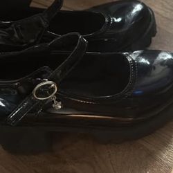 Black Platform Mary Jane Heels // Size 5.5