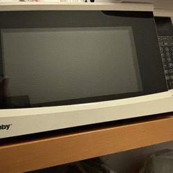 Danby Microwave Oven - MOVING 