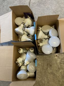Lot of 34 LED & CFL Flood Light Bulbs – BR30/Recessed Can Lighting – $15 OBO