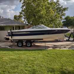 2006 Bayliner 215 114 hours on boat. (contact info removed)