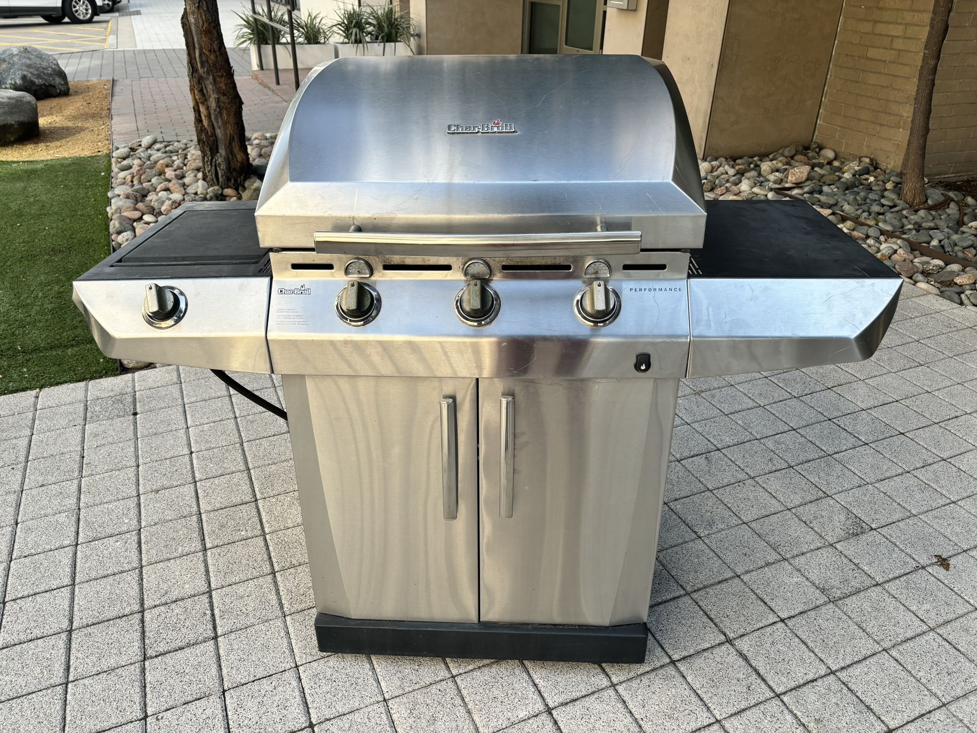 Charbroil Propane Grill for Sale in Frisco, TX OfferUp