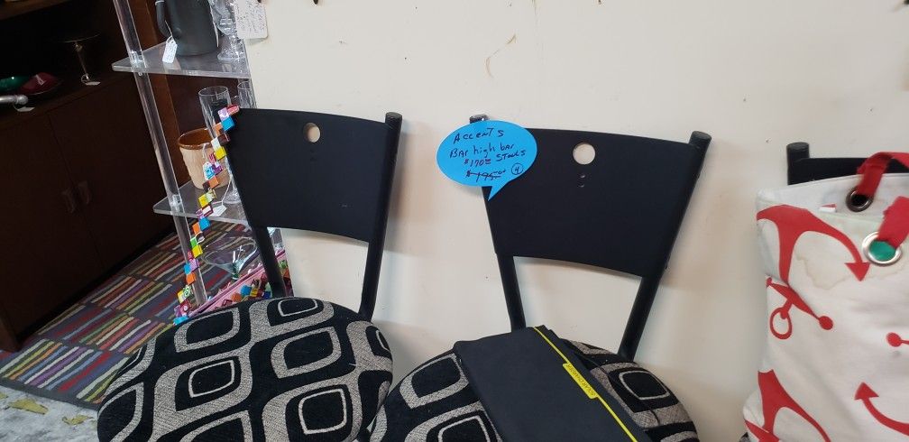 4 Swivel Counter High Chairs