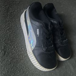 Girl Pumas