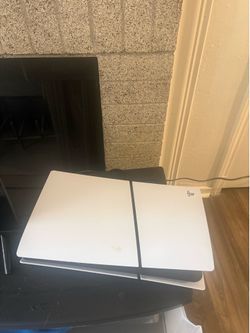 PS5 Pro Bundle – Disc Edition + 2 Controllers – Barely Used