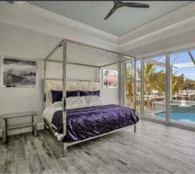 London Chrome Metal Canopy Bed. Original cost $2599. This along with other posting was used in a model spec home on Marco Island. Must move sale‼️