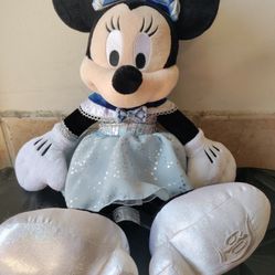 Disney Minnie Mouse Plushie