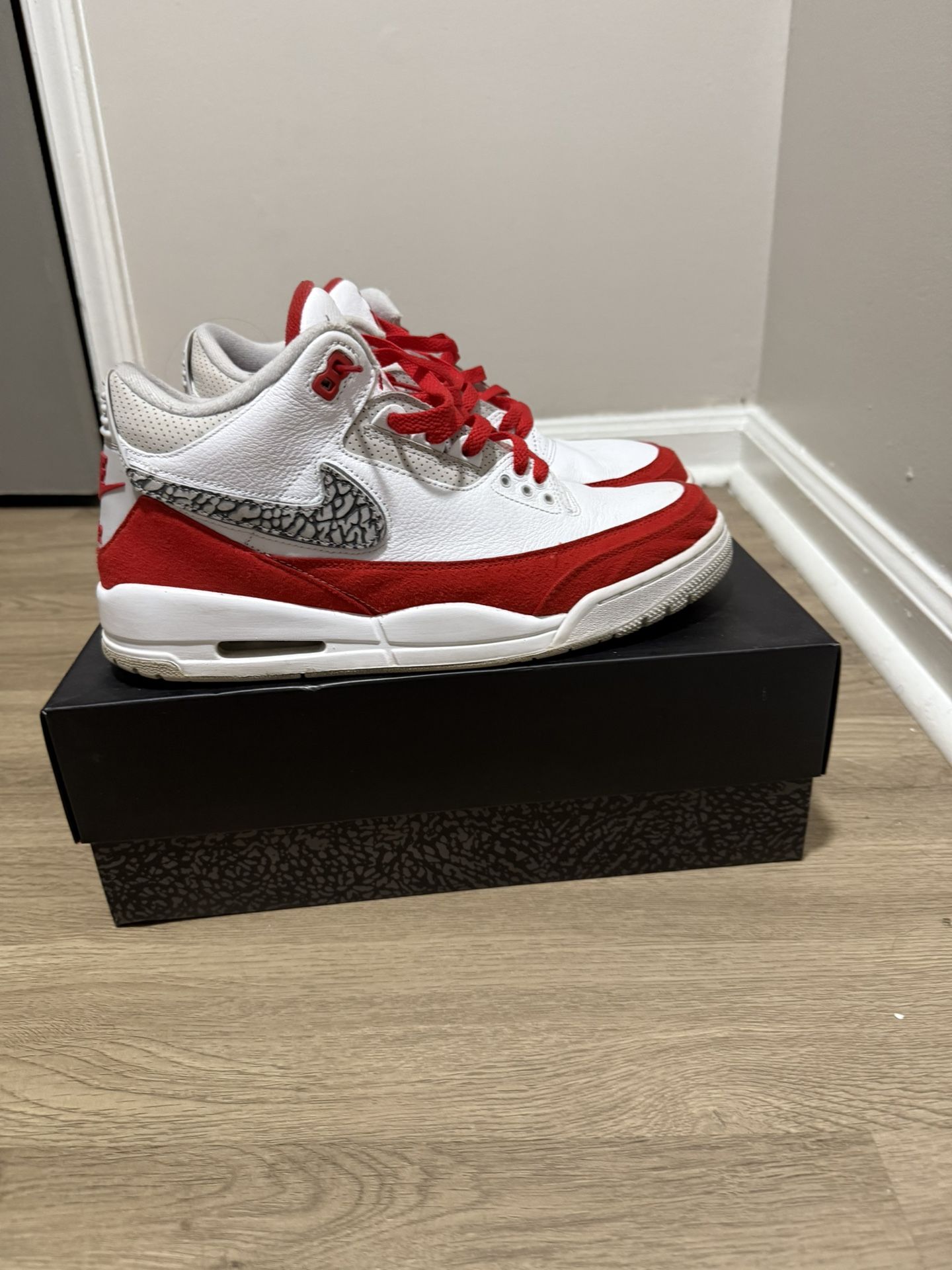 Jordan 3 Retro Tinker Hatfield
