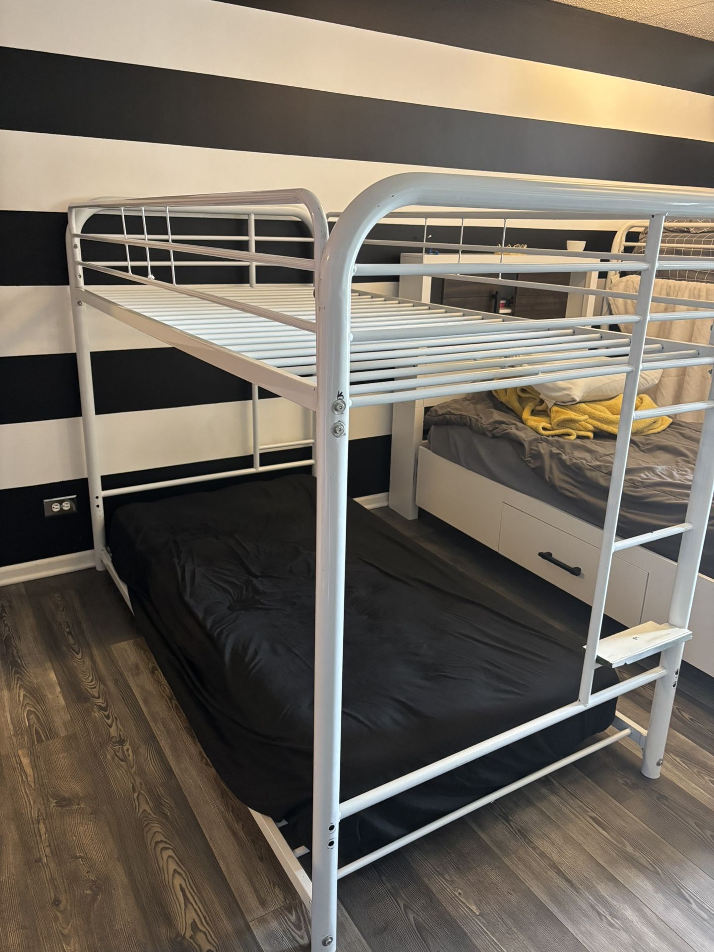 Twin Bunk Bed
