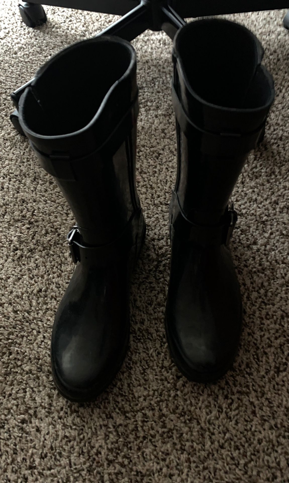 Ladies size 7 Burberry rain boots