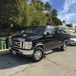 2013 Ford E350 Econoline Super Duty Passenger Van – $14,000 (Local Pickup Only)