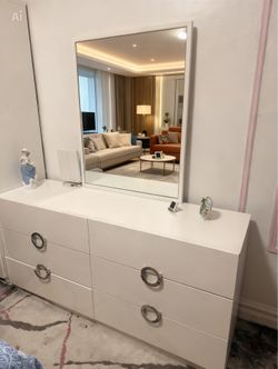 Vanity desk with Mirror