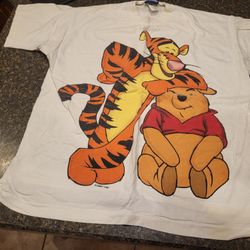 Women XL Pooh white short sleeve tee Tigger and Winnie the Pooh Lot 134