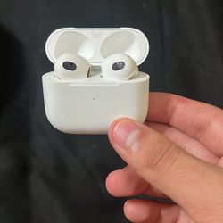 AIRPODS Pros (3 GEN) FOR SALE!!