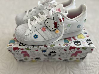 Hello Kitty X Adidas Superstar