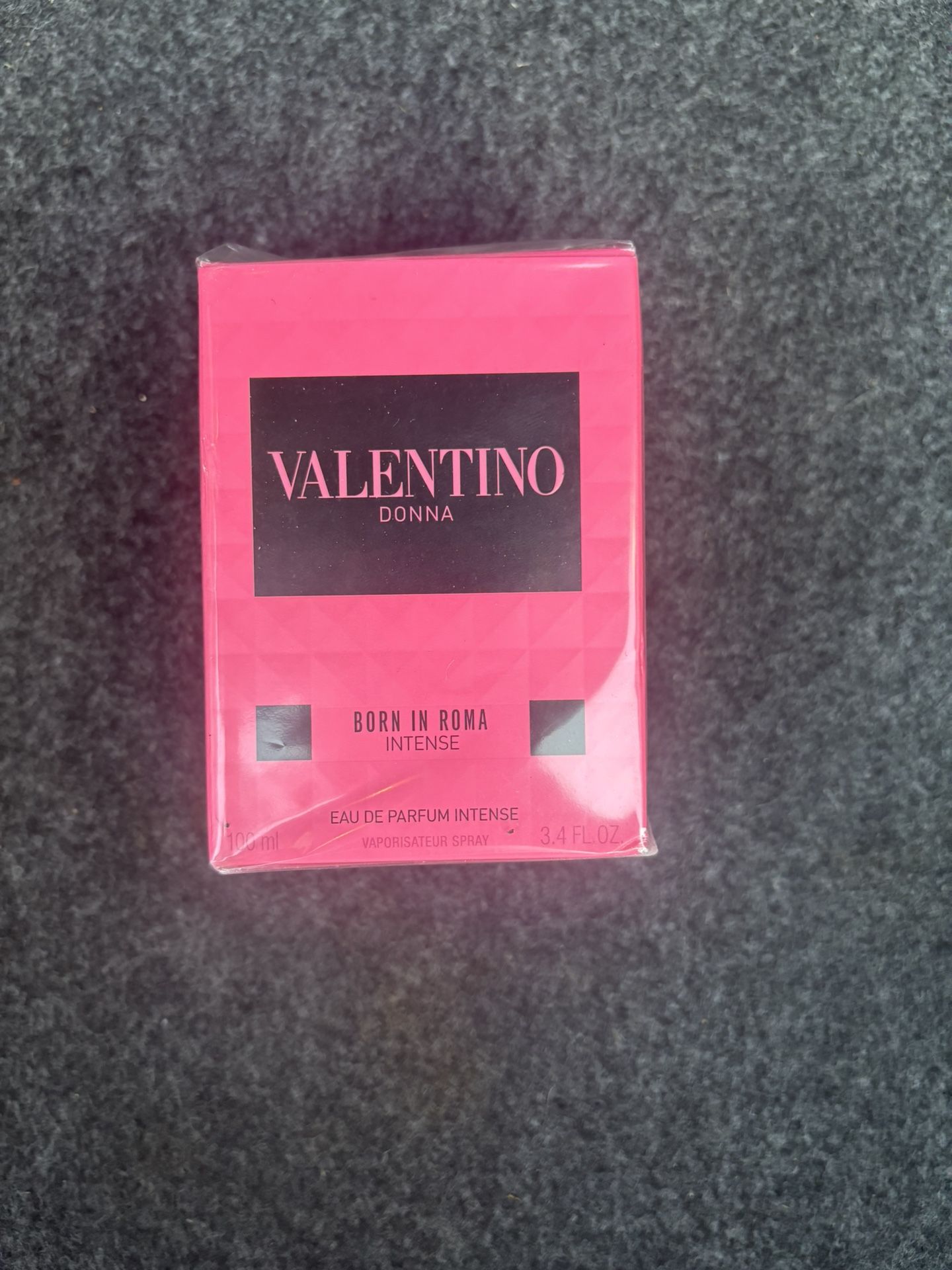 Valentino Donna Born in Roma Intense