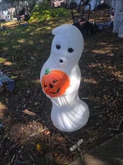 Halloween Ghost Blow Mold Yard Decoration.. price is firm