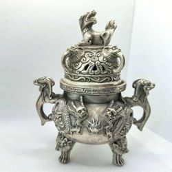 Antique-Style Incense Burner Collectible for Home Decor。