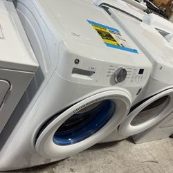 Frontload Ge Washer And Dryer Set 