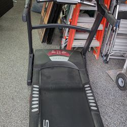 SOLE F63 TREADMIL. EXCELLENT WORKING CONDITION. CITY OF ORANGE 🍊.. PICK UP ONLY. $250.!!!