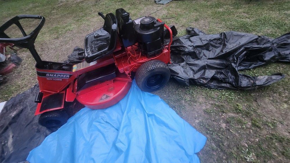 Snapper 28in Riding Mower Run&Cut Excellent