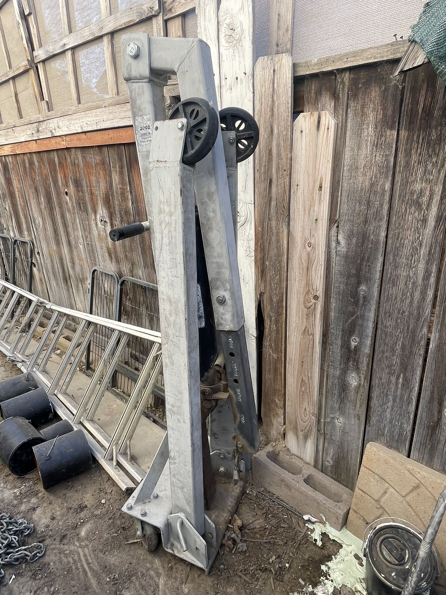 OTC Stinger 1 Ton Capacity Folding Engine Crane for Sale in Fontana, CA