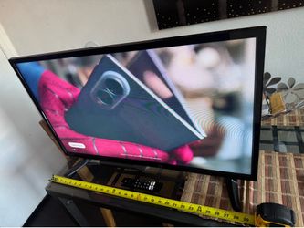 INSIGNIA 32in TV