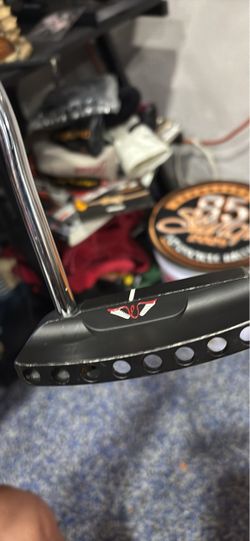 35 inch EDEL torque number eight mint condition golf club Puter