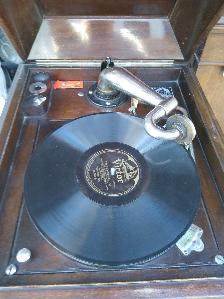 Wind-up Columbia 78 Record Players 