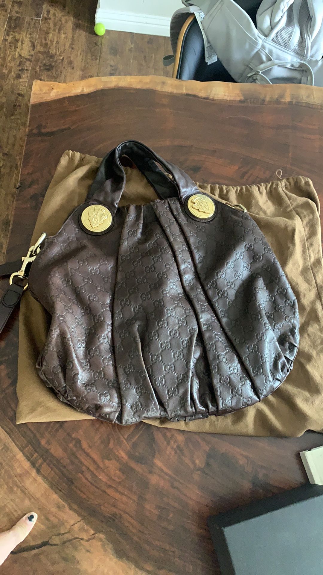 Large Gucci Bag in Excellent Condition 