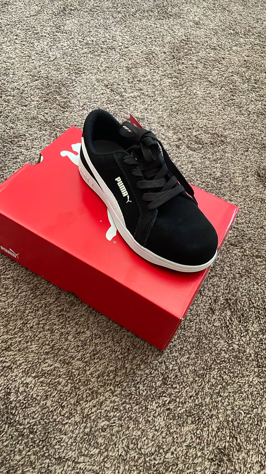 Womens Steel Toe Shoe size 5