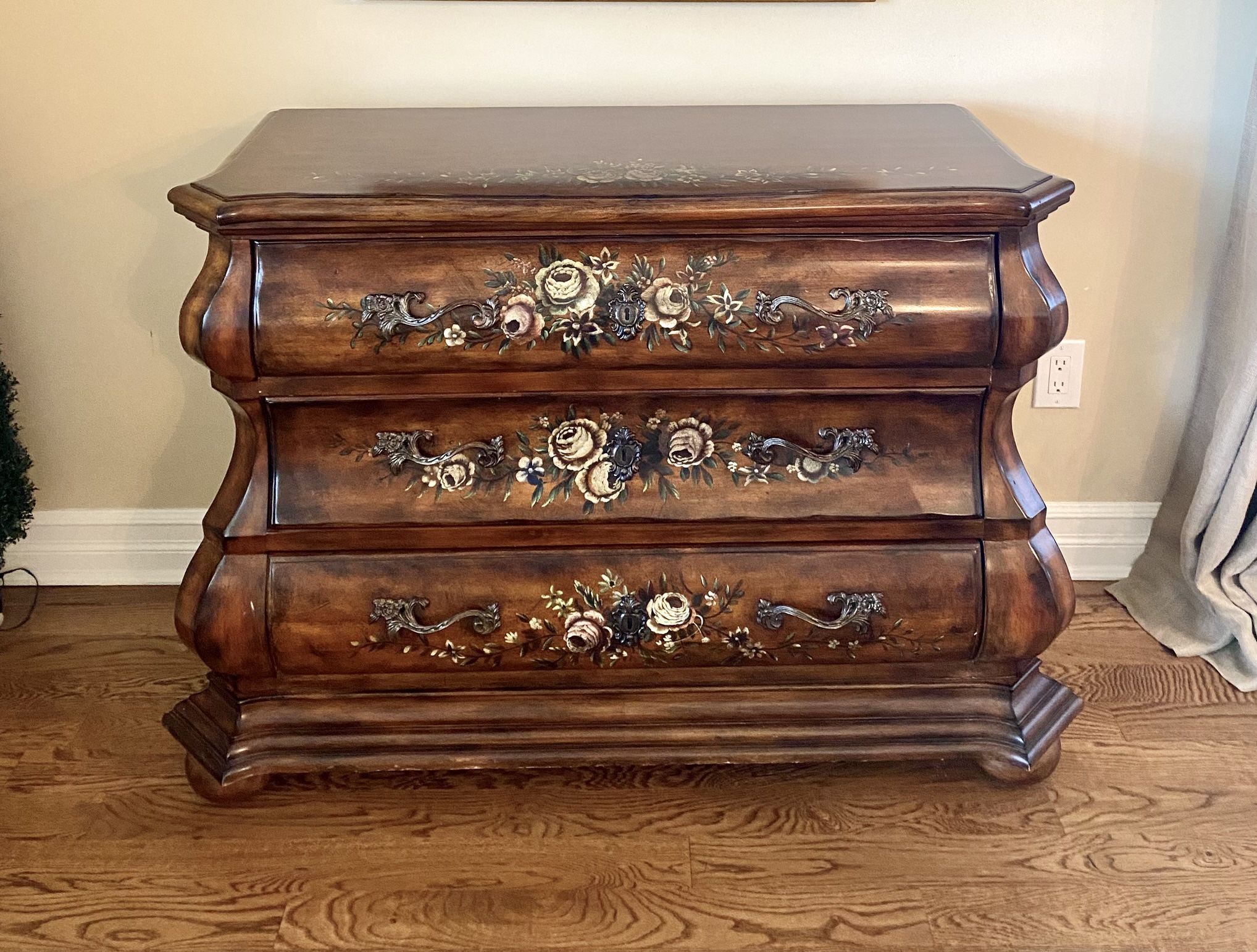 Ethan Allen Tuscany Bombe Chest