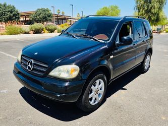 2000 Mercedes-Benz M-class ML 320 Sport Utility 4D $1950