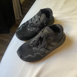 Boys Size 1 Adidas 
