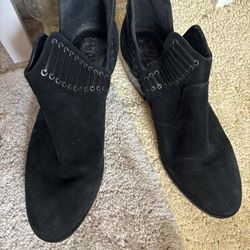 Vince Camuto Peasant Style Leather Size 9W/40