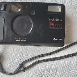 Yashica T4 