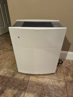 Blueair 605 air purifier