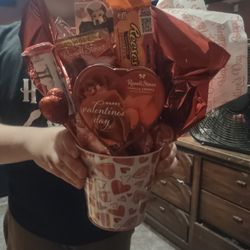 Valentine's Baskets For Your Loved Ones! 