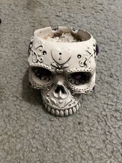 Rare 2014 Smokezilla Skull Ashtray – Gothic Ceramic Decor, Spooky Accent