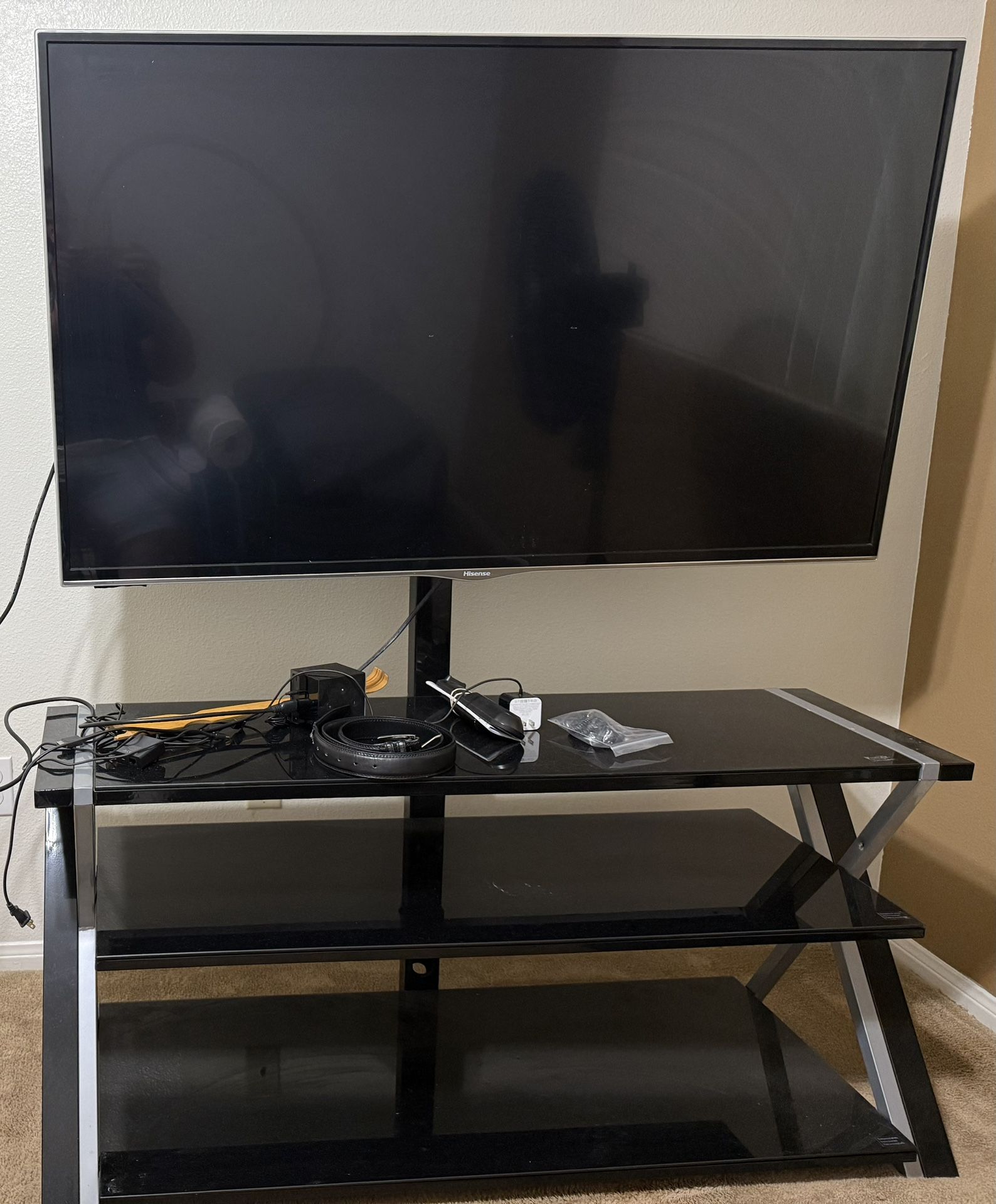55” Hisense HD TV With Stand & Amazon Fire TV Cube