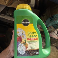 Miracle Grow Shake And Feed New 8 Lbs