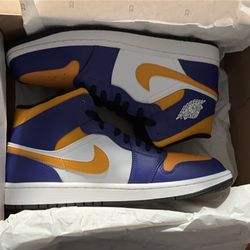 AIR JORDAN 1 MID DARK CONCORD/TAXI-WHITE-BLACK