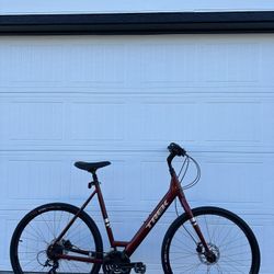 Trek Verve 2 Disc Lowstep Hybrid Bike – XL (22.5” / 60cm) – Step-Thru Frame Women’s bicycle