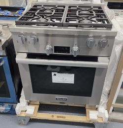 Brand new Miele 30 inch gas range Dual fuel 