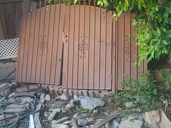 Iron gate