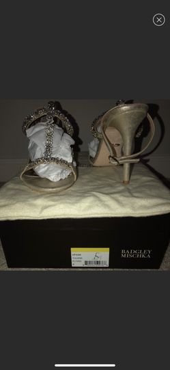 Badgley Mischka Yuliana